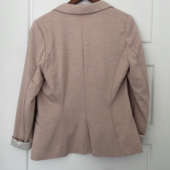 Rose Blazer - Picture 3 of 4